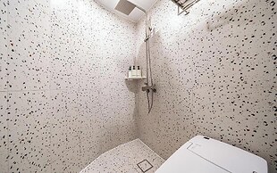 Sinchon APL Hotel