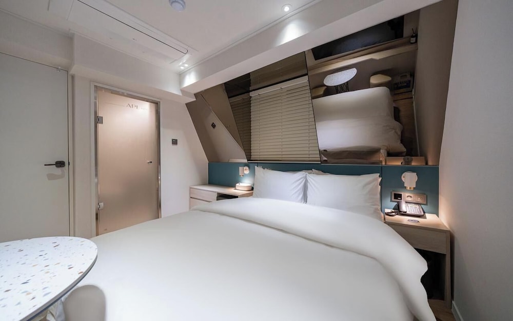 Sinchon APL Hotel