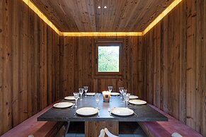 Superb Chalet Isatis, Renovated in Megeve