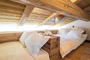 Superb Chalet Isatis, Renovated in Megeve