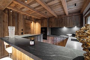 Superb Chalet Isatis, Renovated in Megeve
