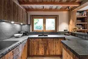 Superb Chalet Isatis, Renovated in Megeve