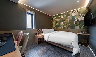 No. 25 Hotel Sinchon