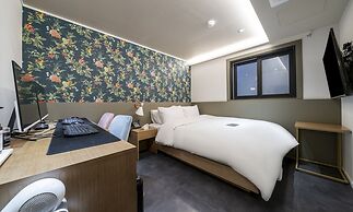 No. 25 Hotel Sinchon