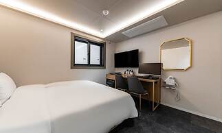 No. 25 Hotel Sinchon