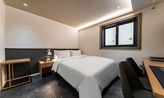 No. 25 Hotel Sinchon