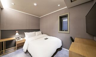 No. 25 Hotel Sinchon