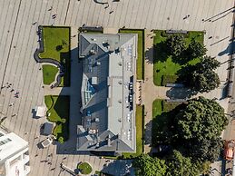 Central Palace