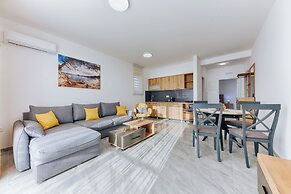 ARA Lux Apartments