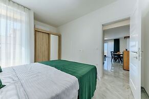 ARA Lux Apartments