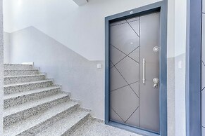 ARA Lux Apartments