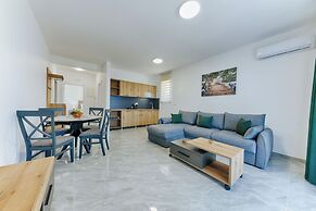 ARA Lux Apartments
