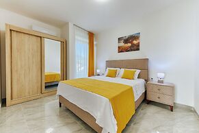 ARA Lux Apartments