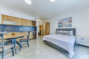 ARA Lux Apartments