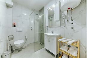 ARA Lux Apartments