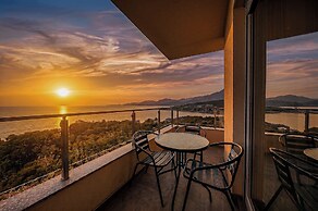ARA Lux Apartments