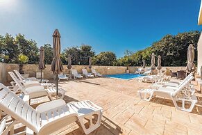 ARA Lux Apartments
