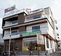 HOTEL LEELA INN