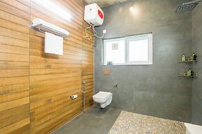 ELIVAAS Ivory Ridge 9BHK Cliffside Villa