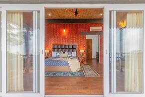ELIVAAS Ivory Ridge 9BHK Cliffside Villa