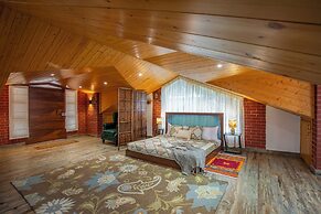 ELIVAAS Ivory Ridge 9BHK Cliffside Villa
