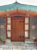 ELIVAAS Ivory Ridge 9BHK Cliffside Villa