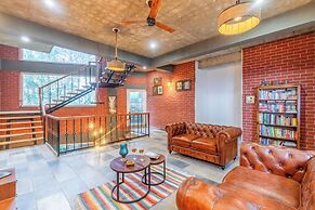 ELIVAAS Ivory Ridge 9BHK Cliffside Villa