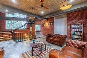 ELIVAAS Ivory Ridge 9BHK Cliffside Villa