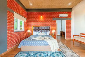 ELIVAAS Ivory Ridge 9BHK Cliffside Villa
