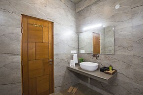 ELIVAAS Ivory Ridge 9BHK Cliffside Villa