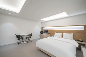 DEUMEU HOTEL