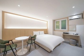 DEUMEU HOTEL