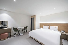 DEUMEU HOTEL