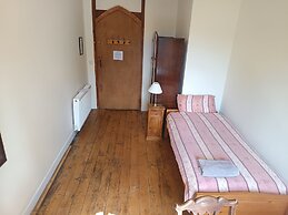 Monkton Wyld Court