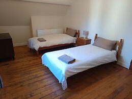 Monkton Wyld Court