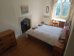 Monkton Wyld Court