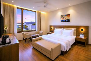 Hillcrest Hotel & Resort
