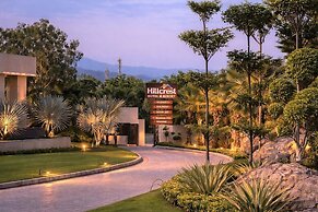 Hillcrest Hotel & Resort