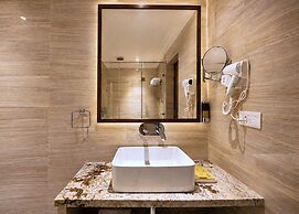 Hillcrest Hotel & Resort