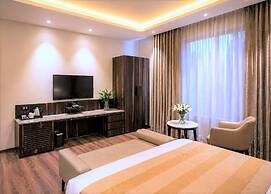 Hillcrest Hotel & Resort