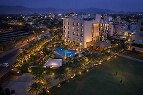 Hillcrest Hotel & Resort