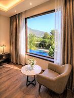 Hillcrest Hotel & Resort