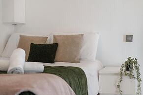 CLG Apartments