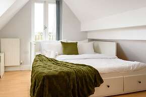 Riverside GEM 6BR With River View NR City Centre