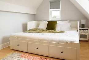 Riverside GEM 6BR With River View NR City Centre