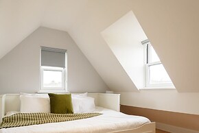 Riverside GEM 6BR With River View NR City Centre