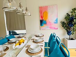 Heliodor 4BR Townhouse With A C NR Addenbrookes