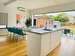 Heliodor 4BR Townhouse With A C NR Addenbrookes