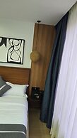 Eza Hotel