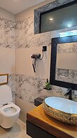 Eza Hotel
